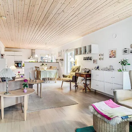 Awesome In W/ 2 Bedrooms Prázdninový dům Hornbæk