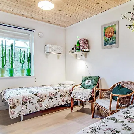 Awesome In W/ 2 Bedrooms Prázdninový dům Hornbæk