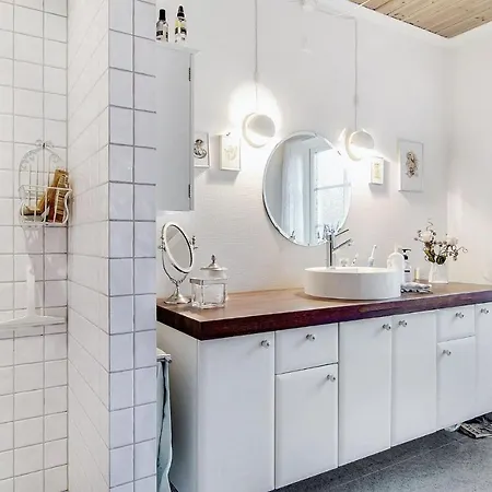 Awesome In W/ 2 Bedrooms